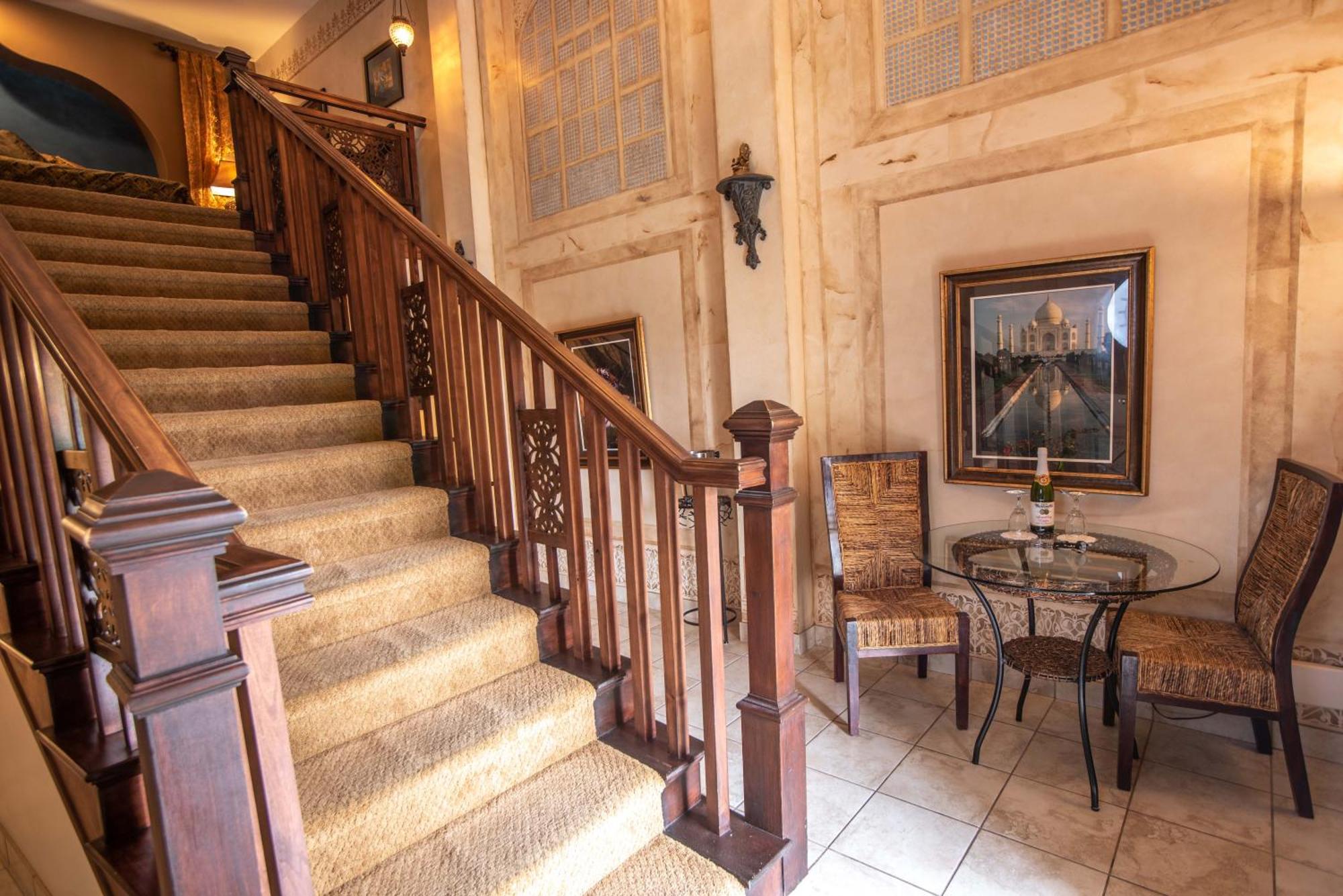 The Anniversary Inn - Logan Bagian luar foto