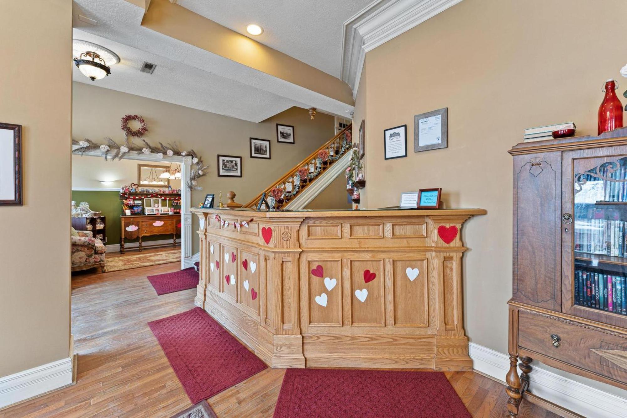 The Anniversary Inn - Logan Bagian luar foto